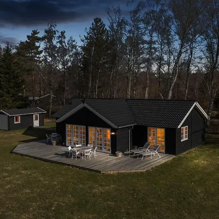 Modern With Large Garden Near * Vig