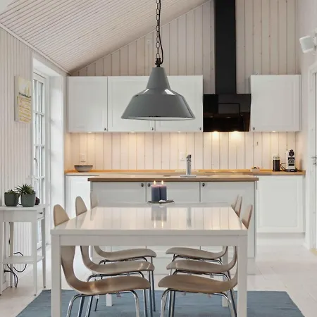 Modern With Large Garden Near Ferienhaus *