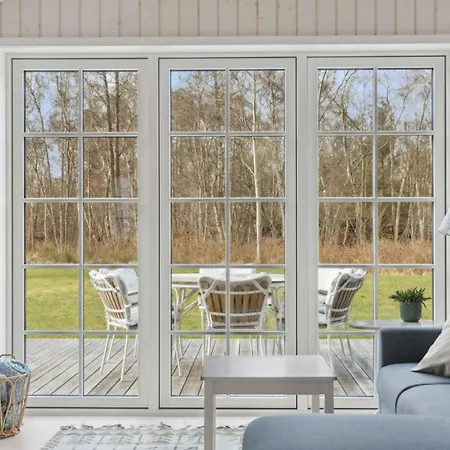 Modern With Large Garden Near