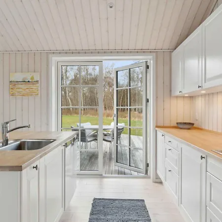 Modern With Large Garden Near Ferienhaus *